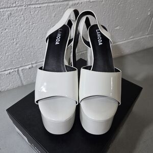 Moda White Platform Sandals